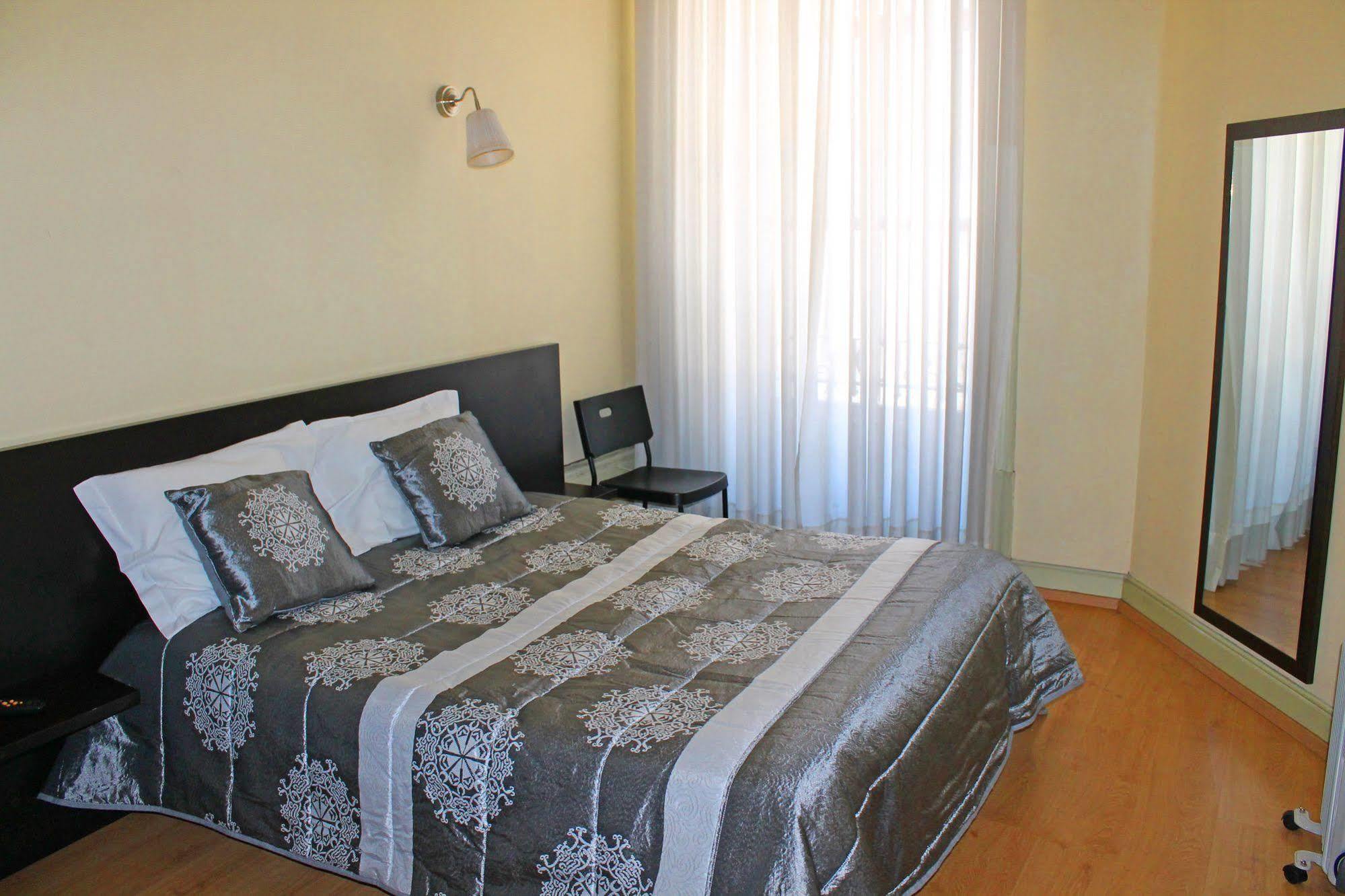 Lunar Guest House Porto Kültér fotó