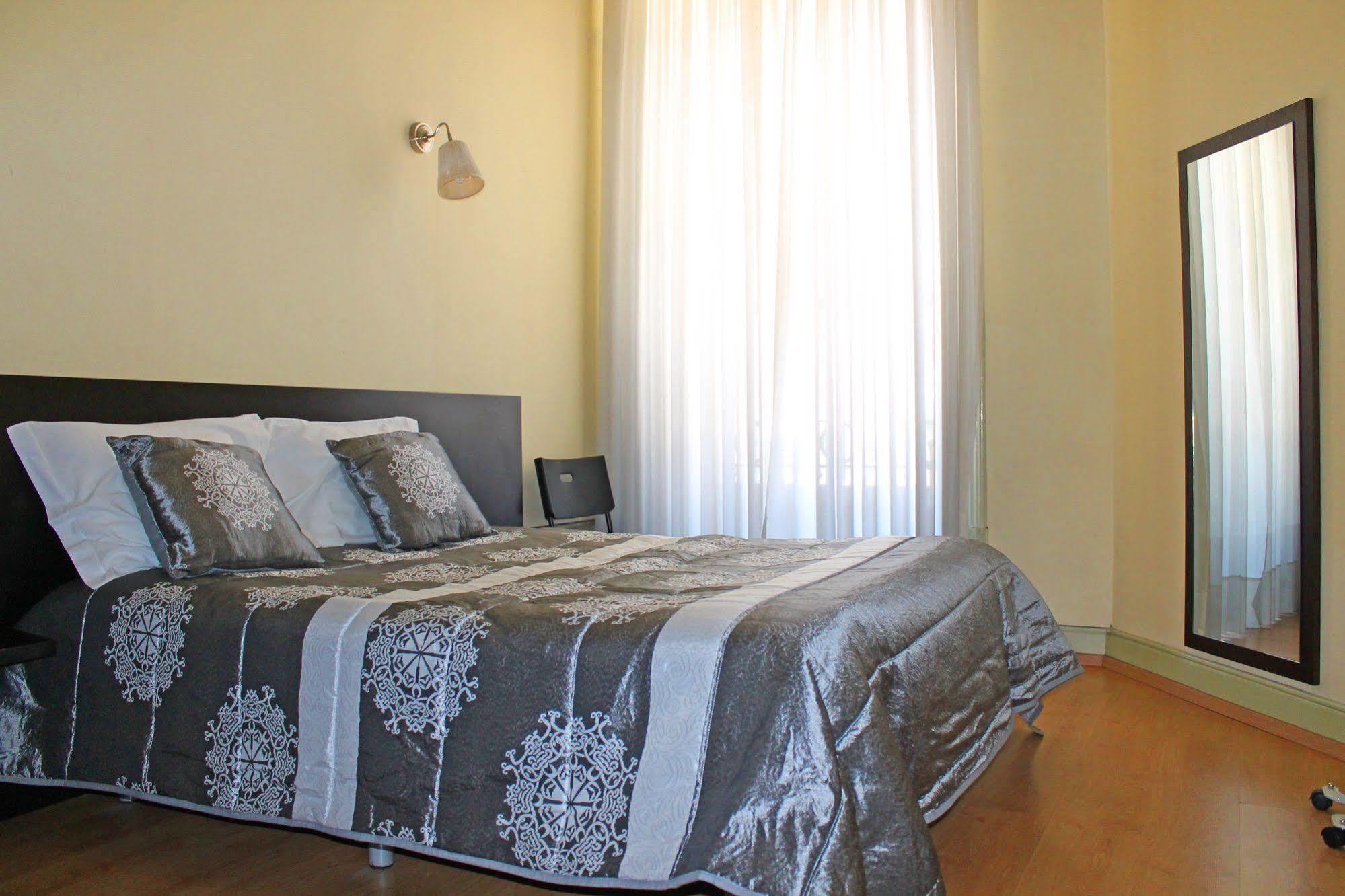 Lunar Guest House Porto Kültér fotó